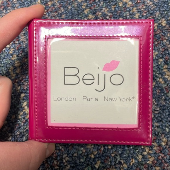 Preloved Beijo Pink Wallet/ Cardholder - Picture 1 of 8
